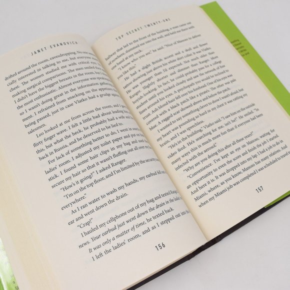 Top Secret Twenty One Janet Evanovich Stephanie Plum Novel Hardcover Dust Jacket - Picture 9 of 12